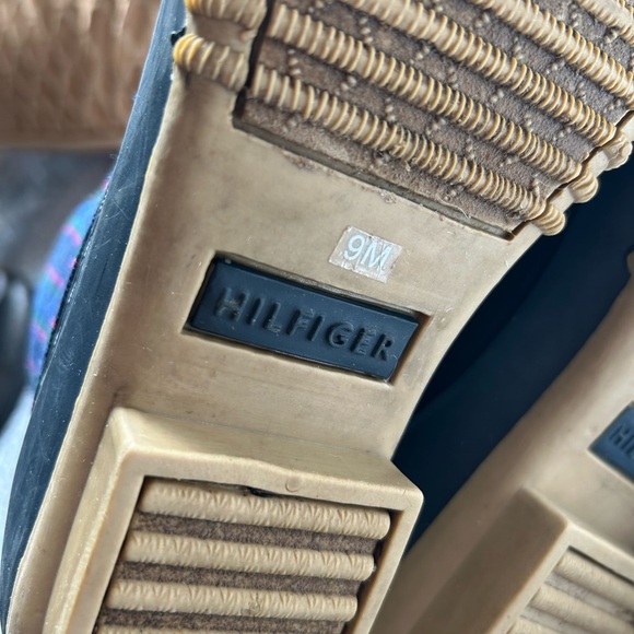 Tommy Hilfiger Blue Plaid Duck Boots – Women’s Size 9, Waterproof Winter Boots - Picture 6 of 8